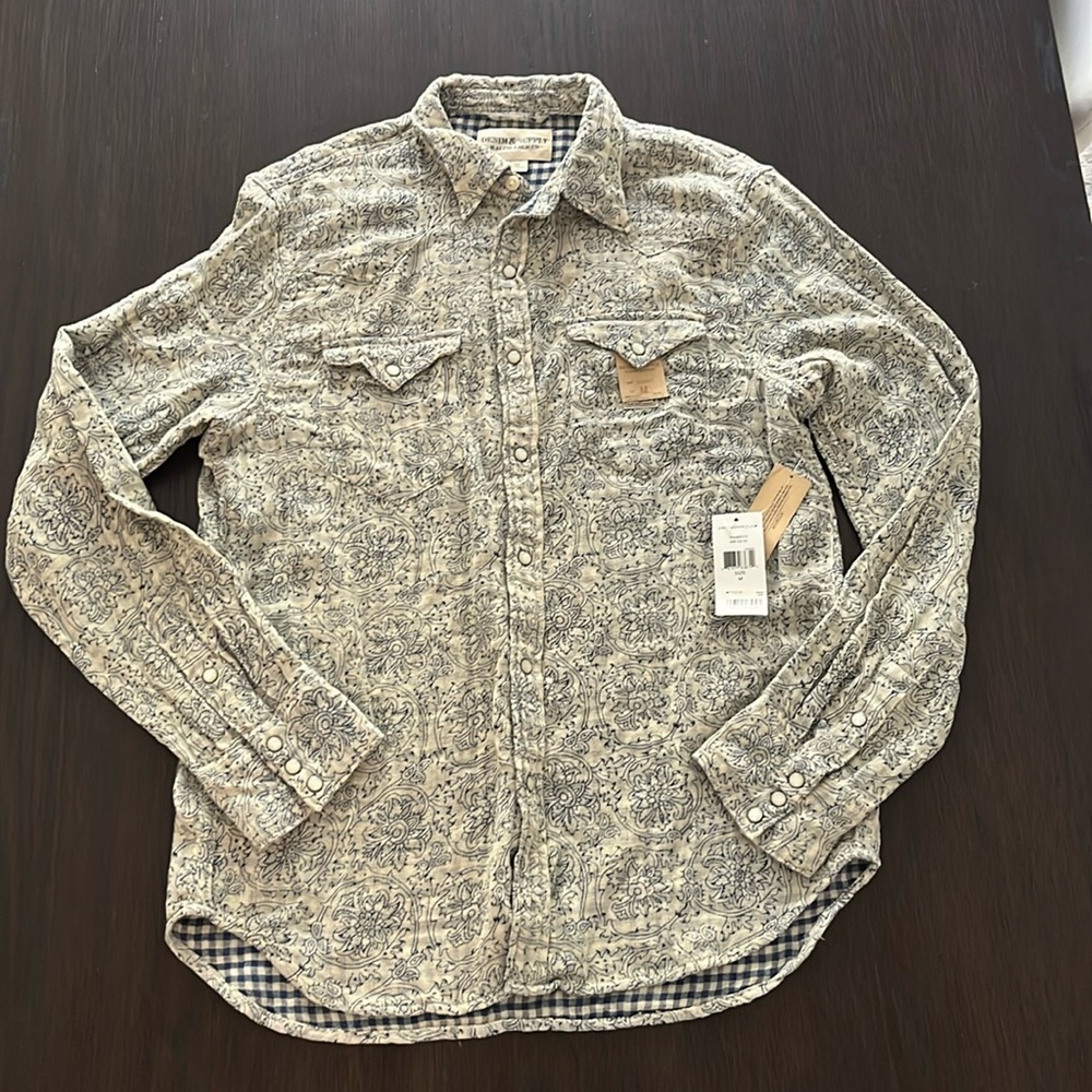 Ralph Lauren Denim and supply button down. Never worn with tags. Size M. Men’s